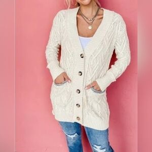 American Eagle Oversized Botton Front Cream Cable Knit Cardigan Sweater Size M